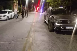 Un remis y una camioneta protagonizaron un fuerte choque