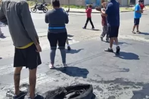 Zona Norte sin agua: vecinos cortaron calles en reclamo por la racionalizacin del servicio