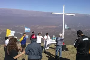Peregrinaci�n a una gruta de la Virgen del Valle