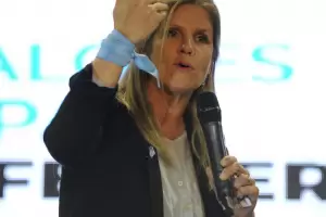 La candidata Cynthia Hotton dio la sorpresa en el recuento definitivo: La ola celeste va a ser la gran noticia