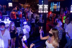 Pase sanitario: se aplicar de forma gradual, comenzando con los boliches este fin de semana