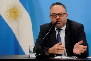 Kulfas: "Hay que cuidar los pocos d�lares que dispone nuestra econom�a"