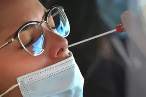 Covid en Argentina: confirmaron 35 muertes y 1.541 contagios