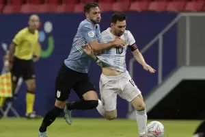 Argentina - Uruguay, en las eliminatorias: horario, TV y formaciones del partido en el Monumental