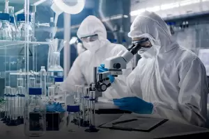 AstraZeneca anunci� que un f�rmaco redujo al 67% los casos graves contra el coronavirus