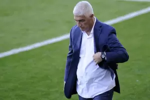 De Felippe dej de ser el DT de Atltico Tucumn