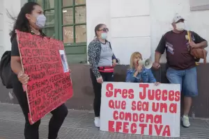 La madre de Brenda levant la huelga de hambre pero maana volver a reclamar frente a la Corte de Justicia