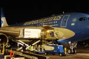 Arrib al pas un cargamento con casi un milln de vacunas de Astrazeneca