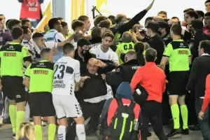 Gimnasia vs. Newell's: escndalo