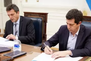 Sergio Massa y Wado de Pedro repudiaron los actos de vandalismo al homenaje a las vctimas de COVID-19