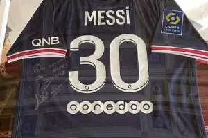 Lionel Messi le envi� una remera autografiada al papa Francisco