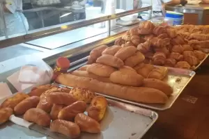 Ladrn rob en una panadera y luego regres a pagar