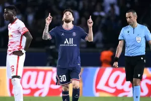 Con dos goles de Messi, el PSG le gan al Leipzig y es lder del Grupo A