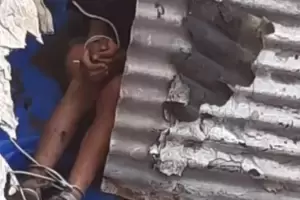 Por favor, tengo fro: la estremecedora historia del nio que fue atado en el patio por su madre