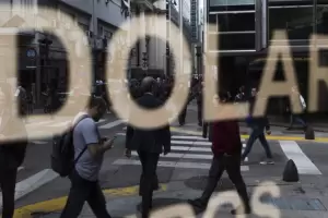 El dlar blue cotiza a $188, alcanza un nuevo mximo en lo que va del ao y la brecha con el oficial se estira a 89%