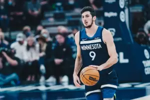 Bolmaro hizo historia: se convirti en el argentino ms joven en debutar en la NBA