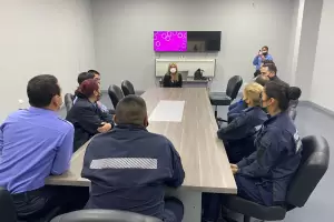 Capacitan a operarios del Servicio de Atencin de Emergencias 911