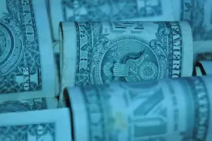 El dlar blue lleg a $191, marc un nuevo mximo para 2021 y la brecha con el oficial super el 92%