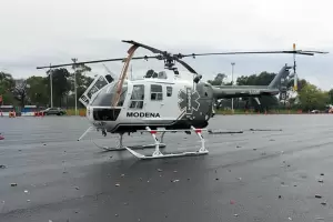 Un camin choc contra un helicptero del SAME en una autopista