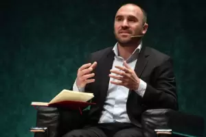 Guzmn: "El pueblo argentino pag la campaa de Macri y estamos intentando refinanciarla en cuotas"