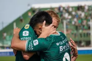 Sarmiento le dio otro golpe a Newell's que no levanta