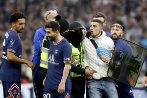 El fan que interrumpi� el ataque de Messi desorient� a la Polic�a tras ser investigado