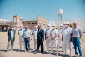 Jalil visit� el Frigor�fico de Chumbicha que inici� el faenamiento de ganado caprino