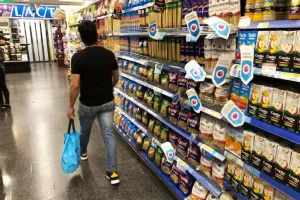 Desde hoy se retrotraen los precios de 580 productos de la canasta bsica a valores del 10 de marzo