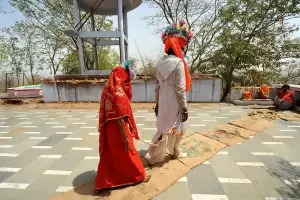 Vendi a su esposa por 2.400 dlares para comprarse un celular y fue detenido