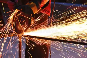 La chispa de una amoladora provoc un incendio en Valle Viejo