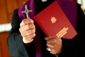 Inslita decisin: El Arzobispado de Salta cre el Ministerio de Exorcistas para "expulsar los demonios"