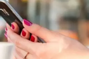 Su mam muri, le escribi al celular y recibi una respuesta que se volvi viral