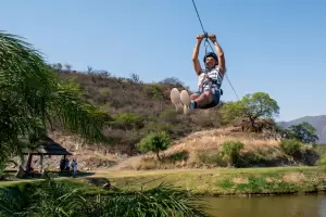 Egresados de Fiambal visitan Fray Mamerto Esqui