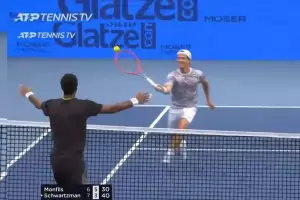 El puntazo de Schwartzman ante Monfils, que se convirti en "jugador de voley"