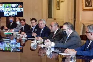 El Gobierno convoc por decreto a los gobernadores e intendentes a controlar precios