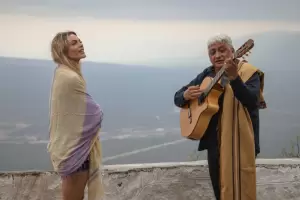 Emilia Attias filma en Catamarca para el programa Resto del Mundo