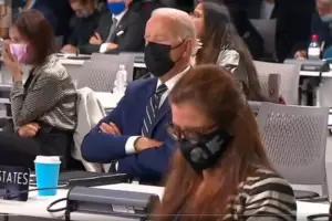 La imagen viral de Joe Biden en la cumbre de Cambio Climtico