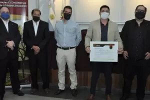 Jornada Provincial de Especialistas en Tributacin: contadores fueron premiados por sus ponencias