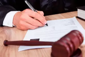 Lo juzgan por provocar la muerte a dos jvenes