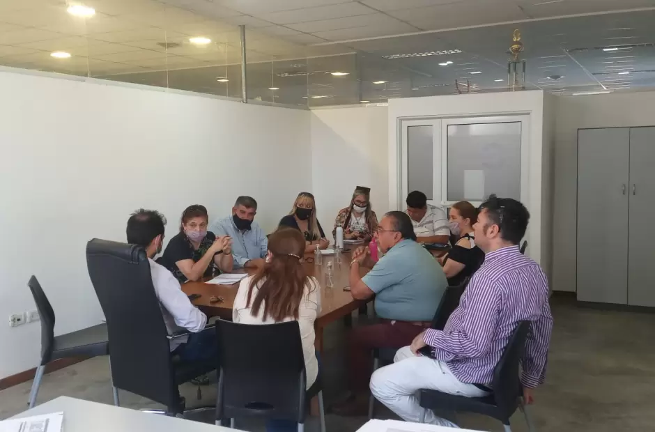 La Intersindical docente junto al ministro Ariel Luna