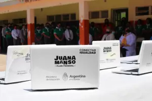 Alumnos de la Escuela Secundaria N 72 recibieron sus netbooks