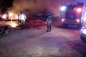 Capital: investigan el incendio en dos viviendas