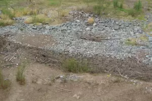 Denuncian vandalismo en defensas del ro Albigasta