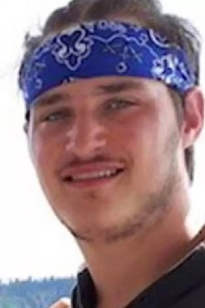 aaron-sorenson-vendio a su novia