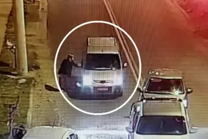 Walter Arvalo, alcoholizado, se durmi en el semforo y atac a policas