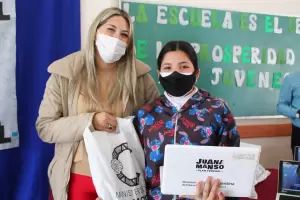 Estudiantes de Valle Viejo recibieron sus netbooks