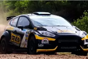 Comenz� la competencia y tras el primer rulo lidera Padilla