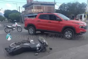 La choc una camioneta y termin en el hospital