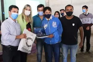 Entregaron netbooks a estudiantes secundarios de Vilismn