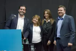 Kranevitter sali a cruzar al Juntos por el Cambio